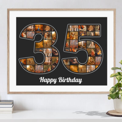 Zahl 35 als Collage vor schwarzem Hintergrund befüllt mit individuellen Fotos als herrliches Geburtstagsgeschenk in Holzrahmen über einer Kommdoe mit Pflanze und Büchern aufgehängt