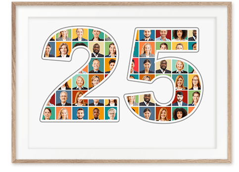 Individuelle Zahlencollage 25 zum Firmenjubiläum mit Mitarbeiter-Bildern auf Leinwand in weiß mit hellem Rahmen